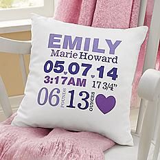 Easy Baby Blanket, Cricut Baby, Baby Throw, Diy Bebe, Baby Pillow, Baby Sleep Problems, Personalized Pillow, Baby Diy, Baby Pillows