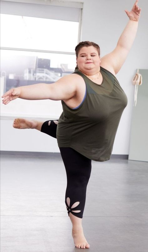 Activewear Women, Plus Size Posing, Fitness Fashion Outfits, Plus Size Fall Outfit, Plus Size Workout, Human Poses Reference, Figure Poses, Human Poses, Body Poses