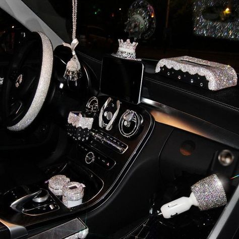 Luxe Auto's, Cars Accessories, Bling Car Accessories, New Car Accessories, Car Accessories For Guys, Car Accessories Diy, Girly Car Accessories, Volkswagen New Beetle, Car Accessories For Girls