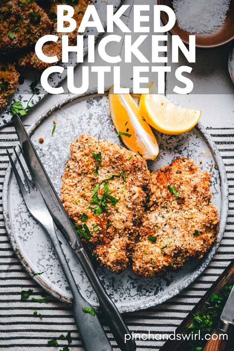 Baked Chicken Cutlets Chicken Ceaser, Baked Chicken Cutlets, Ww Dinner, Healthy Yummy Food, Crispy Baked Chicken, Crockpot Healthy, Quick And Easy Meals, Homemade Italian, Chicken Cutlets