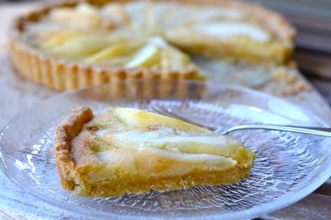 Sugar Free Gluten Free Dessert, Pear Tart Recipe, Dairy Gluten Free Recipes, Pear And Almond Tart, Gluten Free Food List, Pear Dessert, Pear Tart, Gf Baking, Gluten Free Bakery