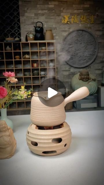 Chinese Pottery Ceramics, Teapot Pottery, Sweet Water, Teapot Set, Yixing Teapot, Pottery Videos, Chinese Pottery, Ceramic Ideas, Functional Pottery