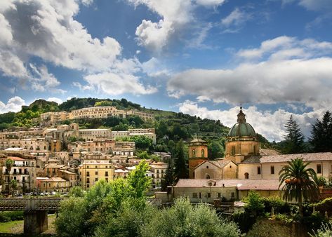 Calabria Italy Map, Italy Sunset, Italy Beaches, Italy Architecture, Calabria Italy, Italy Honeymoon, Toscana Italy, Italy Hotels, Italy Pictures