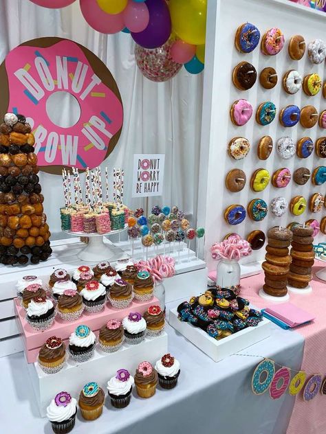 Primary Prom Ideas, Donuts And Dance Party, Fifth Grade Party Ideas, Graduation Dance Party, Primary School Prom Ideas, Elementary School Dance Theme, Elementary School Dance Decorations, After Prom Themes High Schools, Junior High Dance Themes