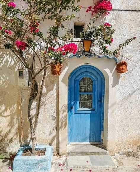 Greece Drawing, Humans Of New York, Greek Villas, Modern Mediterranean, Medieval Architecture, Greece Islands, Secluded Beach, Welcome Door, Old Doors