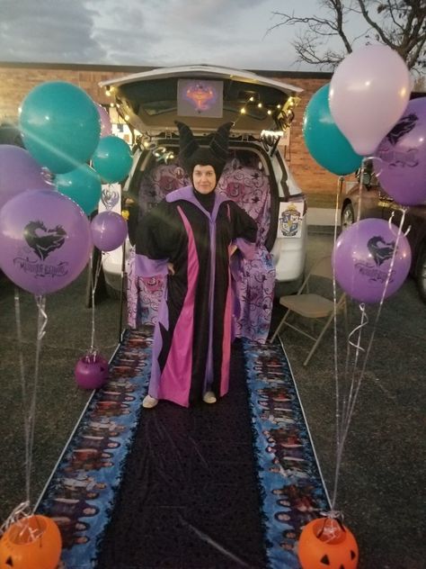 Decendants Trunk Or Treat, Descendants Trunk Or Treat Ideas, Descendants Trunk Or Treat, Maleficent Trunk Or Treat, Disney Villains Trunk Or Treat, Very Scary, Halloween 2020, Trunk Or Treat, Evil Queen