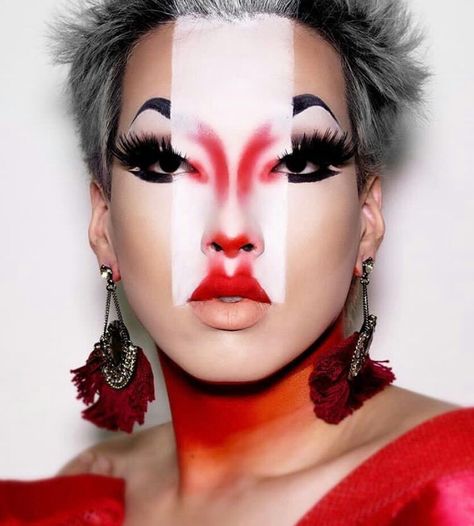 Avant Garde Makeup Editorial, Makeup Ideas Halloween, Makeup Editorial, Editorial Vogue, Extreme Makeup, Drag Make-up, Halloween Makeup Ideas, High Fashion Makeup, Avant Garde Makeup