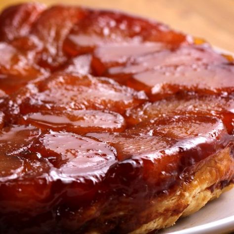 Tarte Tatin Recipe, Proper Tasty, Dessert Aux Fruits, Apple Tart, Beautiful Desserts, Classic Desserts, Apple Desserts, Tart Recipes, Fruit Desserts