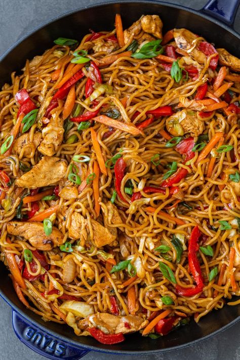 Simple Yakisoba Noodles Recipe - Momsdish Noodle Dinner Recipes, Yakisoba Noodles Recipe, Sweet Potato Noodles Recipe, Beef Lo Mein Recipe, Yakisoba Recipe, Veggie Lo Mein, Yakisoba Noodles, Japanese Noodle Dish, Noodle Dinner