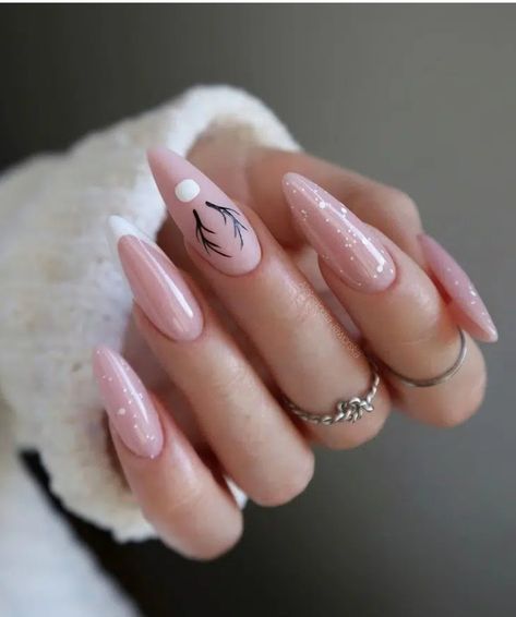 Pink Cristhmas Nails, Pink And White Nails Christmas, Pink December Nails, Nails December Winter, Pink Nails Winter, Winter Almond Nails Ideas, Pink Nails Christmas, Christmas Square Nails, Christmas Pink Nails