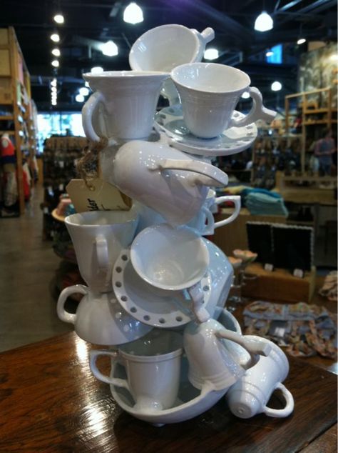 Teacup Sculpture Stacking Tea Cups, Tea Cup Sculpture, Teacup Sculpture, Teacup Art, Tea Cup Jewelry, Glassware Garden Art, Tuk Tuk, Sculpture Garden, Pottery Crafts