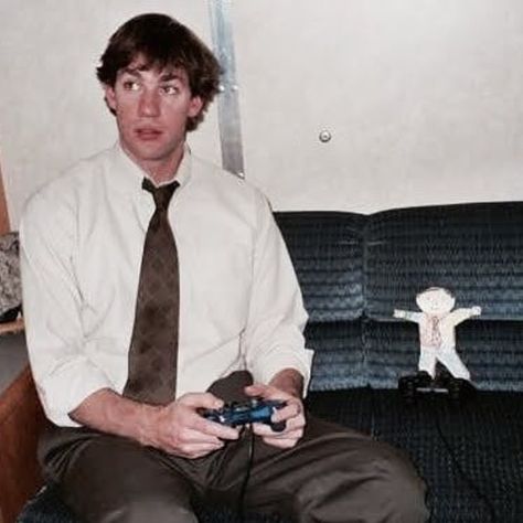 Jim Halpert, John Krasinski, Halloween This Year, Creative Halloween Costumes, The Office, Video Game, Halloween