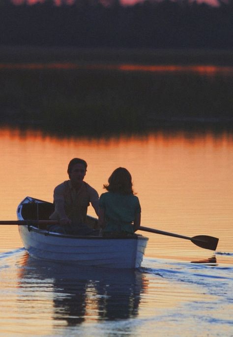 notebook The Notebook 2004, Damien Chazelle, Beau Film, Star Crossed Lovers, Nicholas Sparks, Rachel Mcadams, Romantic Drama, The Notebook, Row Boat