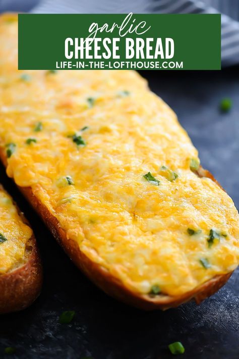 Garlic Cheese Bread is loaded with three cheeses, garlic, and fresh green onion. Best Garlic Bread, Bread With Cheese, Crispy Bread, Comfort Pasta, Italian Night, Garlic Cheese Bread, Garlic Cheese, Three Cheese, Pizza Night