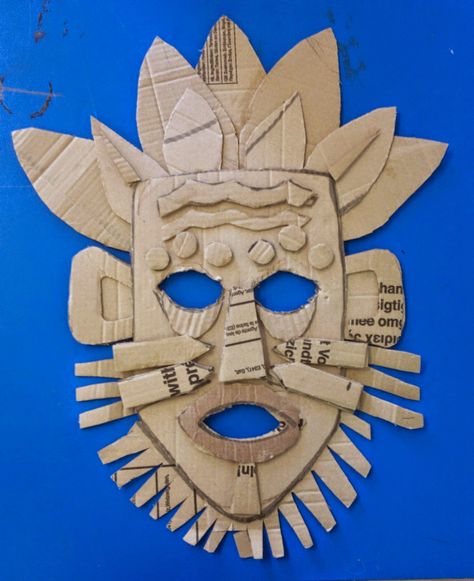 African Art Projects, Cardboard Mask, Classe D'art, Afrique Art, Cardboard Sculpture, Cardboard Art, Masks Art, School Art Projects, In Focus