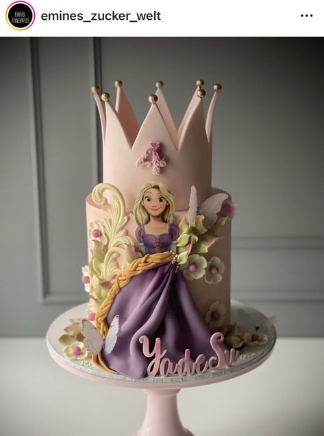 Rapunzel Cakes Ideas, Big Barbie Cake, Princess Rapunzel Cake, Disney Princess Cake Ideas, Disney Princess Birthday Party Cake, Kue Disney, Rapunzel Birthday Cake, Bolo Hot Wheels, Bolo Rapunzel