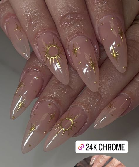 Brown Celestial Nails, Astral Nail Art, Astronomy Nails Acrylic, Apollo Inspired Nails, Jewels On Nails Ideas, Aphrodite Inspired Nails, Magical Nails Acrylic, Golden Sun Nails, Natural Base Nails