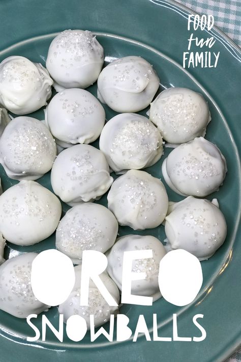 Snow Day Cookies, Snow Day Baking, Winter Themed Snacks For Preschool, Snow Day Party, Snow Themed Snacks, Winter Party Snacks For Kids, Snow Day Food Ideas, Snow Day Snacks, Oreo Snowballs