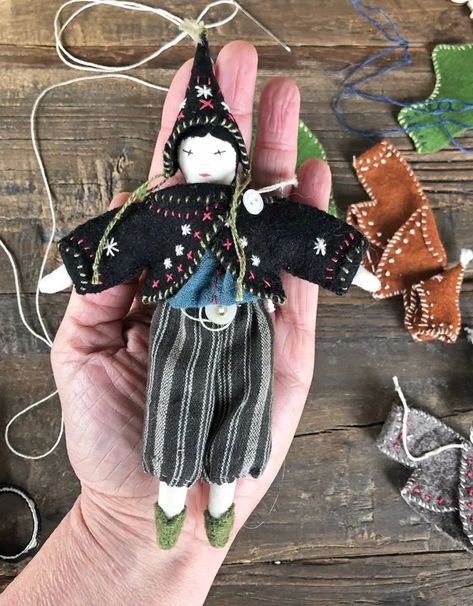 Tiny Rag Doll, Ann Wood, Folk Doll, Small Sewing, Sewing Tutorials Free, Black Retro, Tiny Dolls, Waldorf Dolls, Doll Tutorial