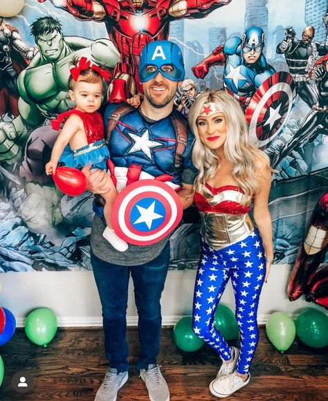 Brother And Sister Super Hero Costumes, Dc Family Halloween Costumes, Superhero Family Halloween Costumes, Family Marvel Costumes, Marvel Family Costumes, Super Hero Family Costumes, Family Superhero Costumes, Avenger Family Costumes, Halloween Costumes For Families