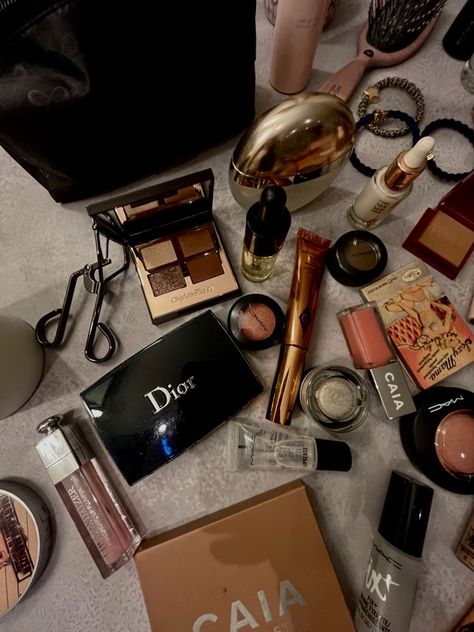 Glam Aesthetic, Indie Makeup, Minimal Makeup, Makeup Aesthetic, Top Makeup Products, Edgy Makeup, Fancy Makeup, Makeup Needs, Dior Makeup