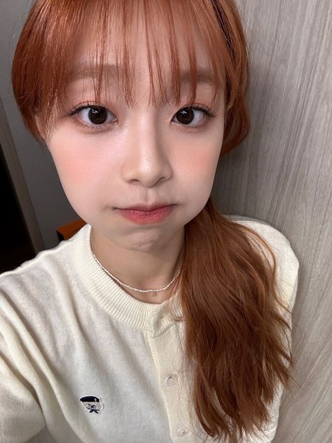 231022 loona chuu weverse Chuu Loona, Real Queens, New Jeans Style, Girl Talk, Ginger Hair, I Love Girls, Aesthetic Fashion, Summer Hairstyles, Kpop Idol