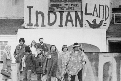 'Holy grail' of the Indigenous occupation of Alcatraz - Los Angeles Times American Indian Movement, Rain Dance, Alcatraz Island, Turtle Island, Red Power, Native American Photos, Indian History, Native American History, Native American Indians