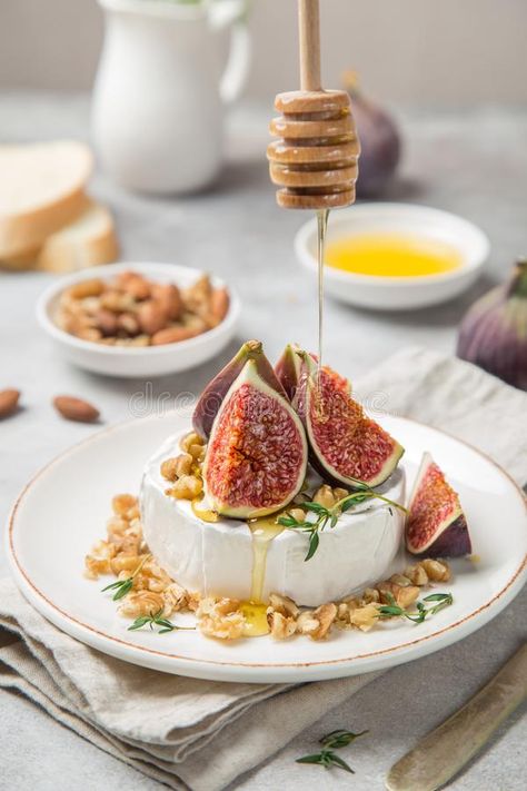 Dieting Food, Healthy Dieting, Gourmet Cakes, Fresh Salad Recipes, Fig Recipes, Catering Ideas Food, Charcuterie Recipes, Western Food, Fresh Figs