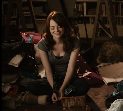 Easy A Aesthetic Movie, Olive Penderghast Aesthetic, Easy A Movie Aesthetic, Olive Easy A, Easy A Emma Stone, Emma Stone Aesthetic, Olive Penderghast, Easy A Movie, Girls Night Movies