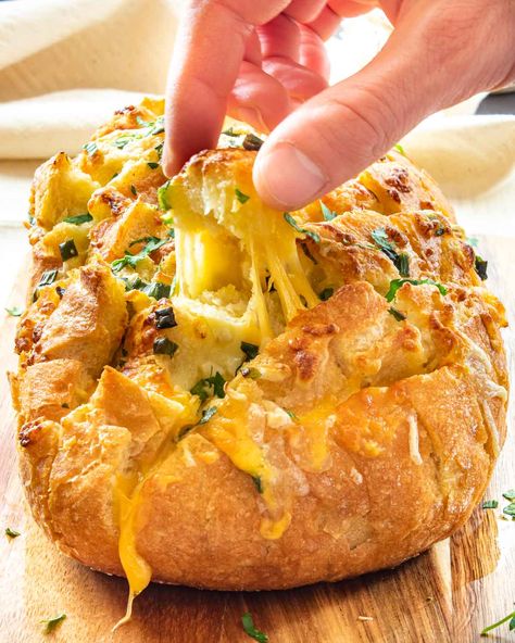 Pepperoni Cheese Bread, Cheese Pull Apart Bread, Air Fryer Cheese, Protein Soup Recipes, Pull Apart Cheese Bread, Cheese Pull Apart, Herbed Butter, Cheese Pull, Impressive Appetizers