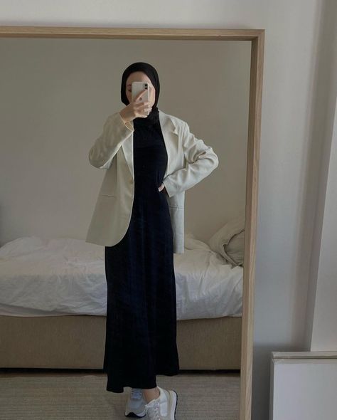 Modest Work Outfits, Outfits Muslim, Women Lawyer, Simple Style Outfits, Muslim Outfits Casual, Hijab Style Casual, Hijabi Fashion Casual, Fashion Top Outfits, Women Dresses Classy