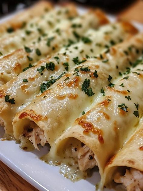 Keto Green Chile Chicken Taquitos - Dieter24 Hi Protein Dinner, 30 Min Meals Healthy, Keto Green Chile Chicken, Mushrooms Risotto, Bariatric Keto, Wet Burrito, Food Mushrooms, Recipes Using Rotisserie Chicken, Mexican Food Dishes