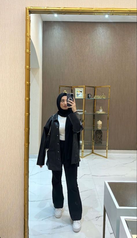 Non Hijab, Shacket Outfit, Hijab Fashion Summer, Hijabi Fits, Modest Casual Outfits, Street Hijab Fashion, Stylish Hijab, Modesty Outfits, Mode Turban