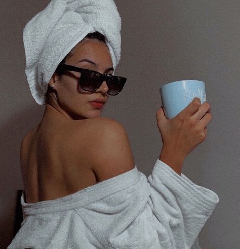 Woman With Towel On Head, Spa Photoshoot Ideas, Luxe Photoshoot, Photography Ideas At Home, Studio Photography Poses, Photographie Portrait Inspiration, Birthday Shoot, Fashion Photography Poses, Model Poses Photography