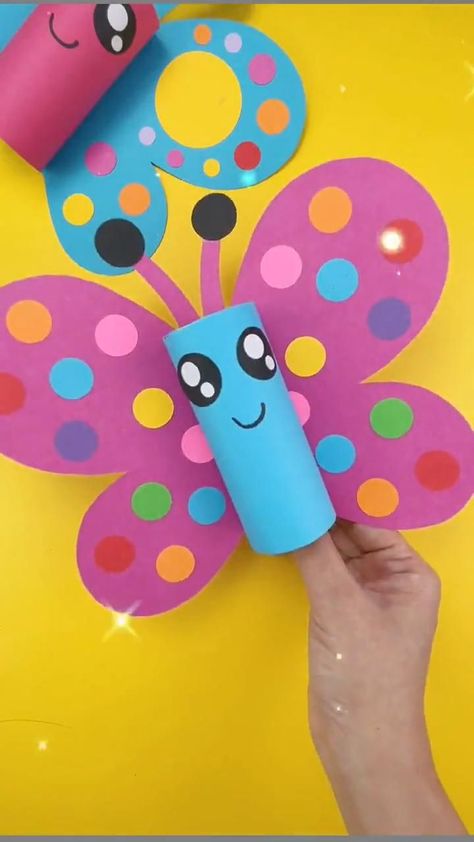 Easy Diy Paper Crafts, Butterfly Crafts Preschool, Butterfly Craft, Toddler Arts And Crafts, Preschool Arts And Crafts, Hand Crafts For Kids, Kindergarten Crafts, Daycare Crafts, Paper Butterfly