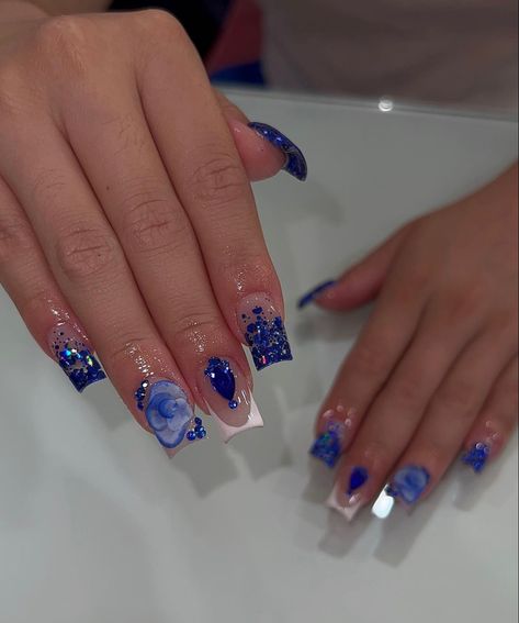 Nails Royal Blue Short, Royal Blue And White Nails For Prom, Nails To Go With Royal Blue Prom Dress, Navy Blue Prom Nails Acrylic Short, Short Acrylic Nails Navy Blue, Royal Blue Prom Nails Acrylic Short, Royal Blue Quince Nails Short, Blue Nails With Design Short, Nail Designs Blue Short