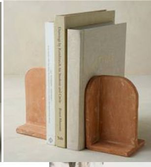 Ceramic Book Ends Diy, Pottery Book Ends, Ceramic Book Holder, Clay Bookends, Ceramic Design Ideas, Pottery Bookends, Ceramic Pottery Ideas, Ceramic Book Ends, Hand Building Pottery