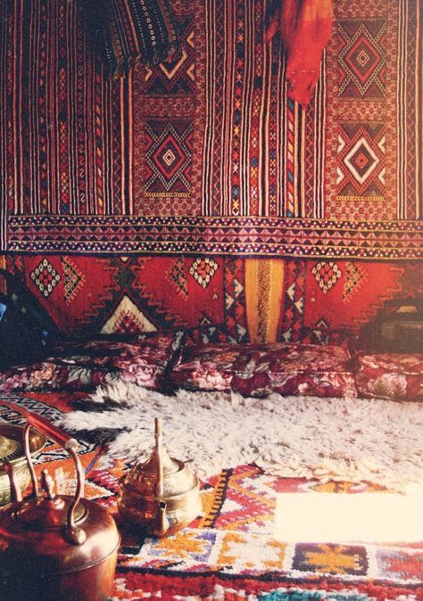 Morocco Daily Vibes, Style Marocain, Bohemian House, Deco Boheme, Bohemian Interior, Magic Carpet, Moroccan Decor, Meditation Room, Moroccan Style