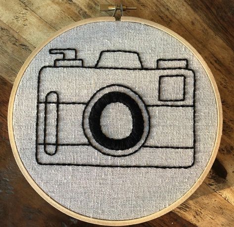 Camera Embroidery Pattern, Film Embroidery, Embroidery Camera, Camera Embroidery, Tea Towels Embroidery, Embroidery Easy, Handmade Bookmarks Diy, Embroidery Hoop Art Diy, Embroidery Stitches Beginner