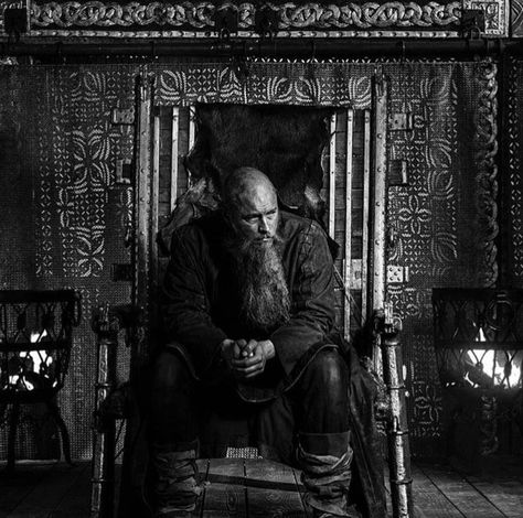 *HellZga STarZgard* (@TheStarZGuideUs) | Twitter Ragnar Vikings, King Ragnar, Old King, Ragnar Lothbrok, The Throne, Vikings, History, On Instagram, Instagram