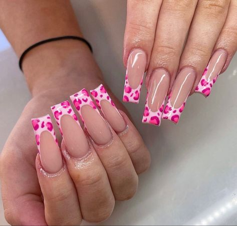 Cute Pink Nail Ideas, Pink Leopard Nails, Pink Nail Ideas, Cute Pink Nails, Nails Glossy, Celebrity Nails, Hippie Nails, Nails Stiletto, Glazed Donut