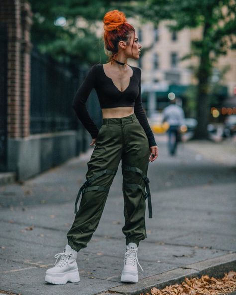 Cargo Pant Outfits, Pant Outfits, Luanna Perez, Inspo Fits, Winter Ootd, Hello December, Clothes Aesthetic, Women Outfit, Festival Looks