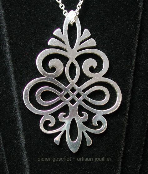 scroll work style pendant detailed knot outline chunky silver pendant Silver Jewelry Box, Metalsmithing Jewelry, Pendant Necklace Gold, 3d Laser, Pierced Jewelry, Extended Family, Photo Blog, Take A Seat, Mini Pendant