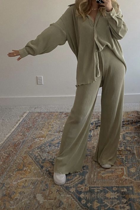 Cozy Neutral Outfit, Cozy Night Outfit, Cute Pajama Aesthetic, Cozy Pajama Set, Lounge Wear Sleepwear & Loungewear, Cozy Matching Set Outfit, House Outfits Lazy Days, Lounge Sets Aesthetic, Cosy Clothes