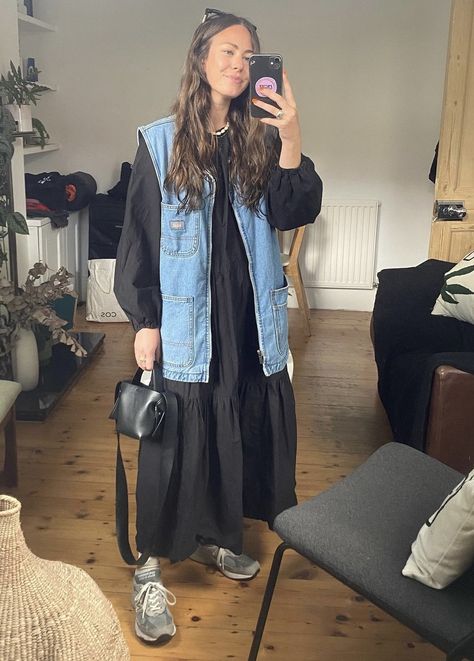 Easy Breezy Outfits, Denim Vest Oversized, Cozy Shopping Outfit, Oversize Denim Vest Outfit, Denim Vest Dress Outfit, Denim Vest Over Dress, Copenhagen Style Fall 2024, Copenhagen Style Autumn, Oversize Vest Outfit