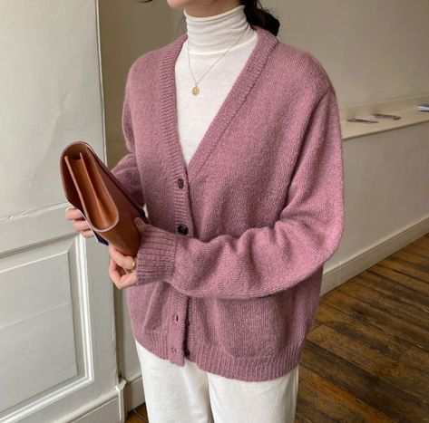 Turtleneck And Cardigan Outfit, Turtleneck Under Sweater, White Turtleneck Outfit, Best Designer Suits, Turtleneck Under, Cold Girl, Turtleneck Outfit, Western Wear Outfits, Cardigan Outfit