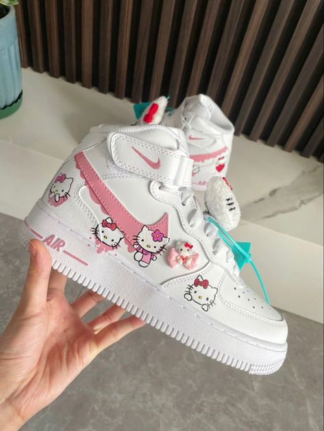 Sanrio Aesthetic, Hello Kitty Gifts, Pretty Sneakers, Hello Kitty Shoes, Kitty Clothes, Hello Kitty Clothes, Hello Kitty Themes, Nike Shoe, Pretty Shoes Sneakers