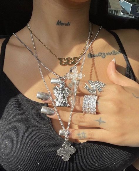 The Trix Winx Club, Trix Winx Club, Icy Aesthetic, Tattoo Rings, 2000s Jewelry, Style Analysis, Silver Jewlery, Rings Necklace, Dope Jewelry