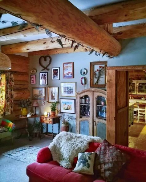 Imrich Lodge: A Cozy Self-Built Log House in the Scottish Highlands 2 Old Scottish Cottage Interior, Scottish Decor Interior Design, Imrich Lodge, Junk House, Cosy Kitchens, Scottish Interiors, Scottish Cottage, Scottish Decor, Scottish Cottages