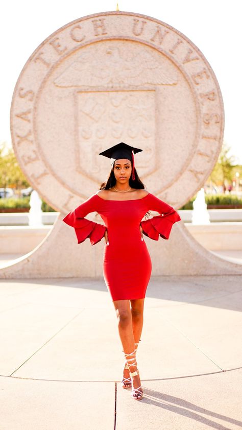 ❤️ @glenniemichelle Masters Graduation Pictures, Graduation Outfit College, Graduation Dress College, Graduation Pic Ideas, Masters Graduation, College Graduation Photoshoot, College Graduation Pictures Poses, Graduation Look, College Graduation Photos